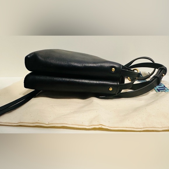 Tory Burch: Miller Crossbody, Black Leather - Picture 5 of 10